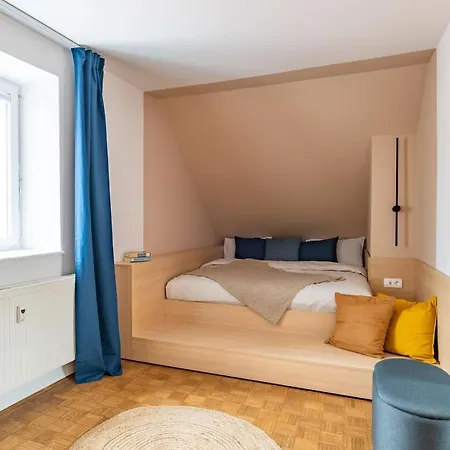 Strict Apartment *
