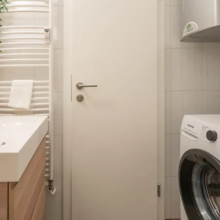 Apartman Strict *