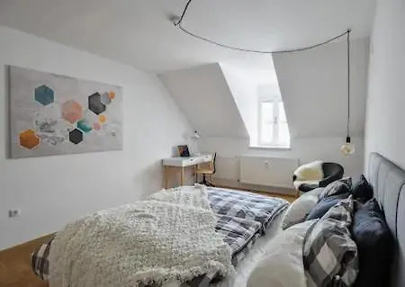 Apartment Strict