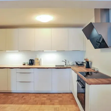 Apartament Strict *