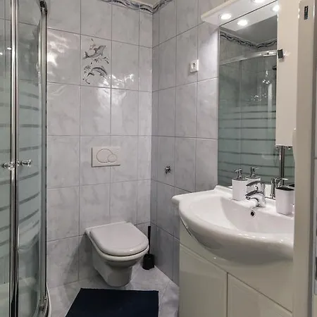 Strict Apartment *