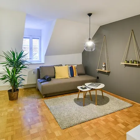 Strict Apartment *