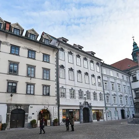 Strict * Ljubljana