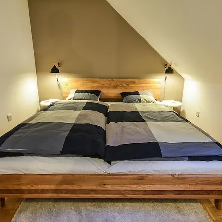 Apartment Strict